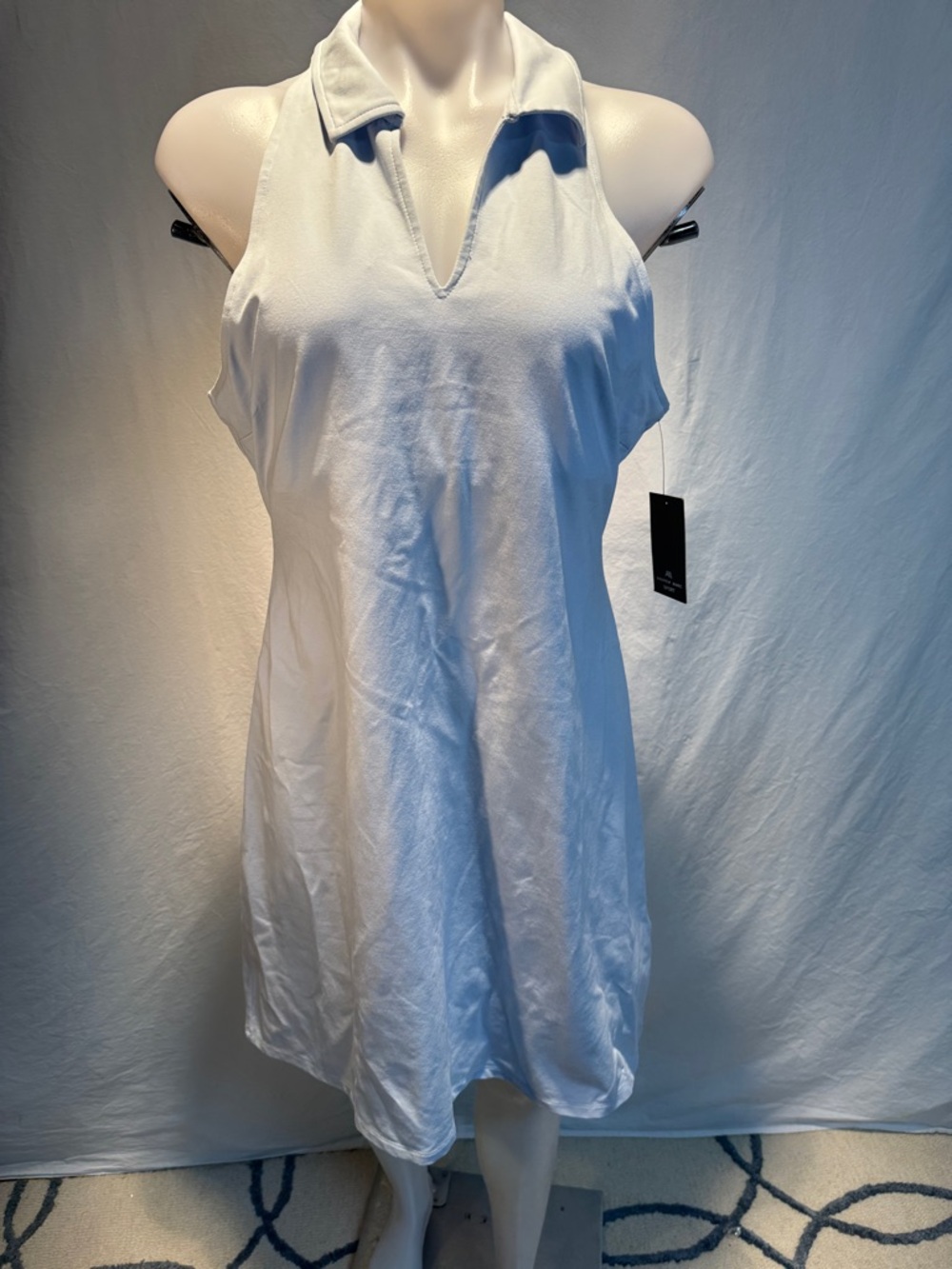 Andrew Marc White Sleeveless Collared V-Neck sports dress